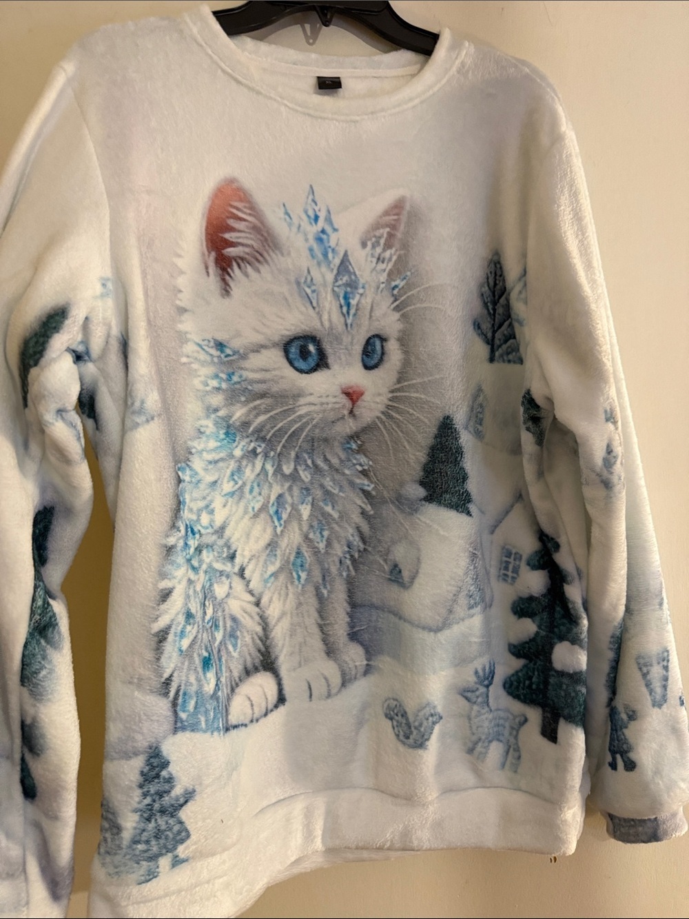 Plush Winter Cat Pullover for Cats - White & Blue